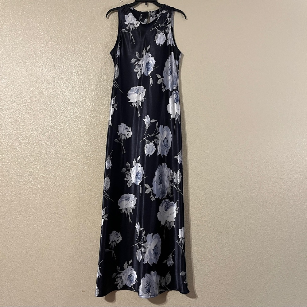 Breakin’ loose Size 9/10 Vintage Navy Blue w/Silver Roses Sleeveles Maxi Dress